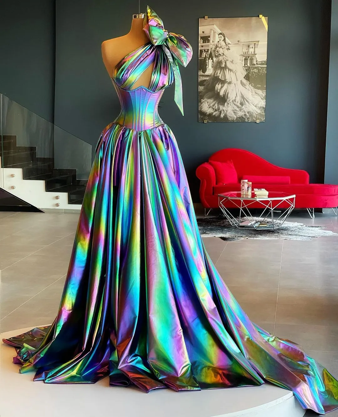 Bunte One-Shoulder-Abschlussballkleider mit Schleife und langer Schleppe, glitzernde Abendkleider, Festzugskleid in A-Linie in Übergröße