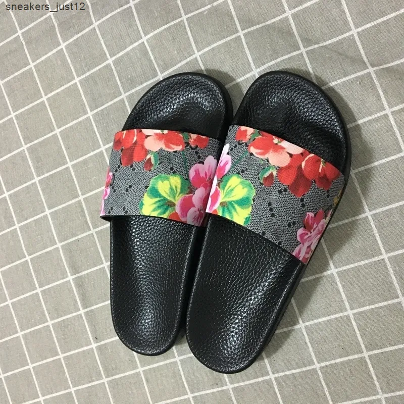 Luxury Designer Shoes Slides Summer Beach Indoor Sandals House Flip Flops Couples Slippers Without Box