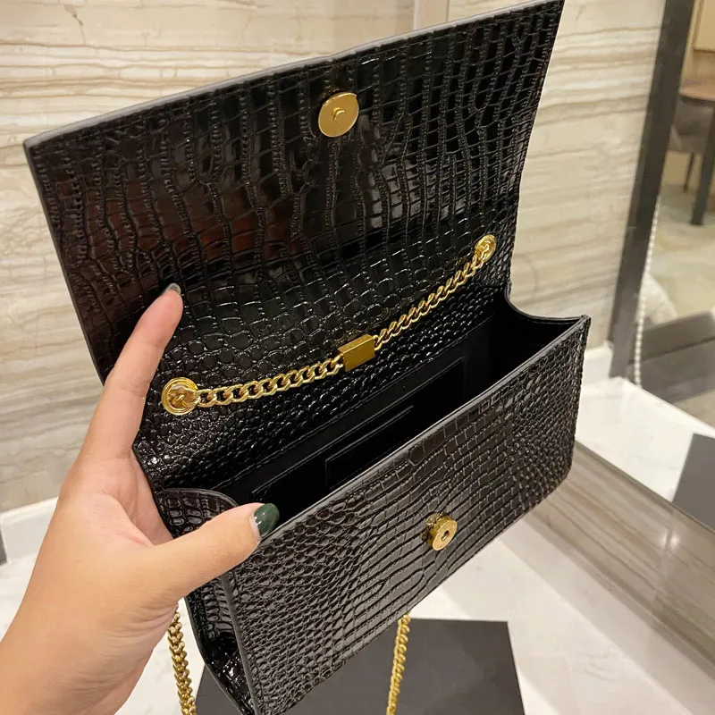 Shoulder Messenger Bag High Quality Flap Crossbody Bags Women Gold Chain Handbag Fashion Card Wallet Stripes Top Layer Cowhide Leather Material