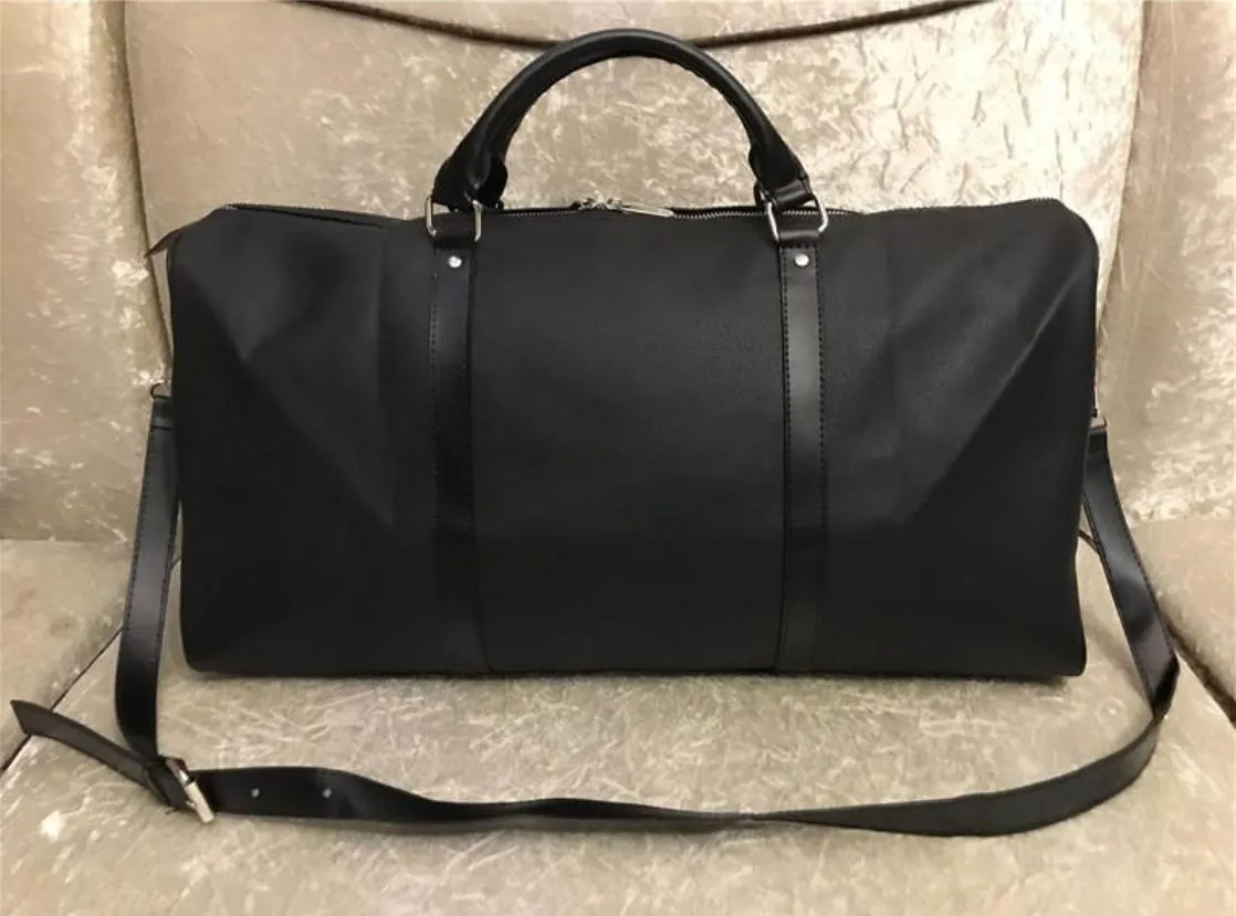 Женщины Sportoutdoor упаковывают Duffel Bags 2022 Дизайнерские сумочки Classic Men High Quition Messenger Travel Bag Designer Design
