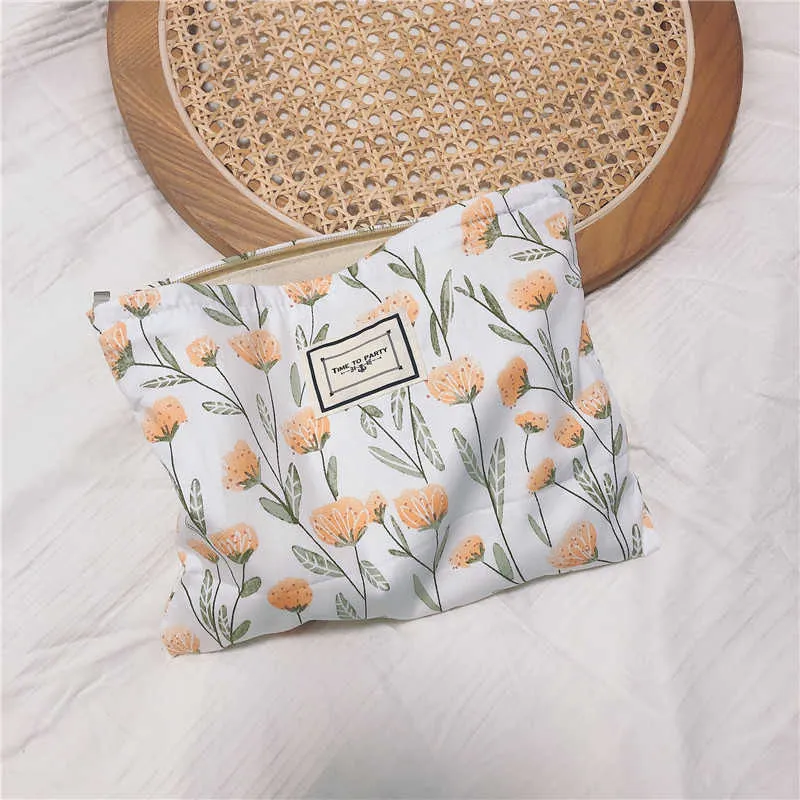 Fresh Cosmetic Bag Floral Travel Toiletry Bag Cotton Fabric Large Cosmetic Pouch Organizer Necesserie Beauty Brush Storage 210729