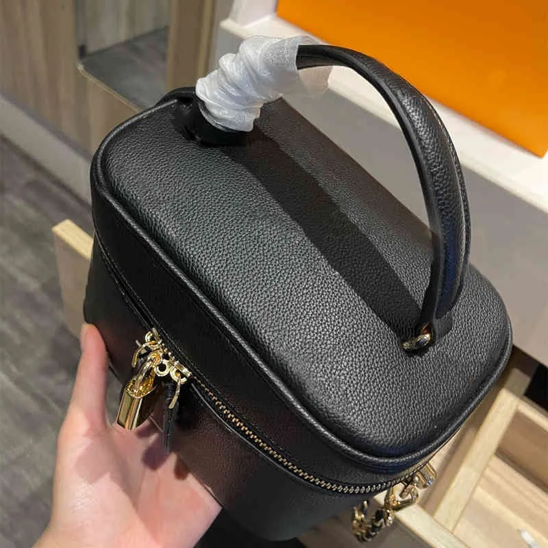 Cosmetic bag Top designers Quality Luxurys Ladies 2021 handbag Women fashion mother handbags shoulder bags chains wallet cossbody Leather printing purse Artwork