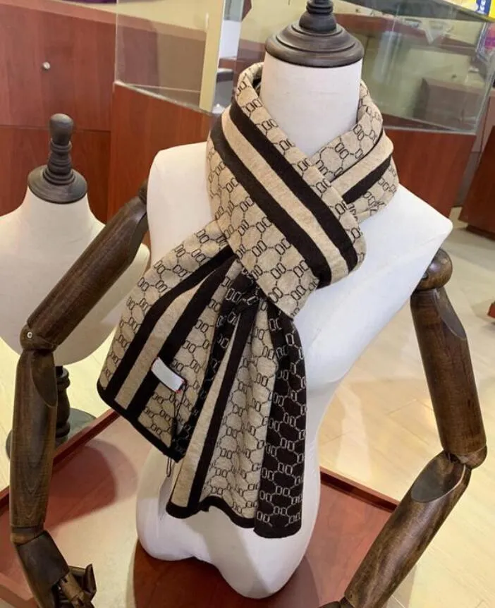 Designer homme écharpe en cachemire hommes et femmes foulards d'hiver dames châles grande lettre enveloppes motif laine haute qualité plaid neckerchie4917346