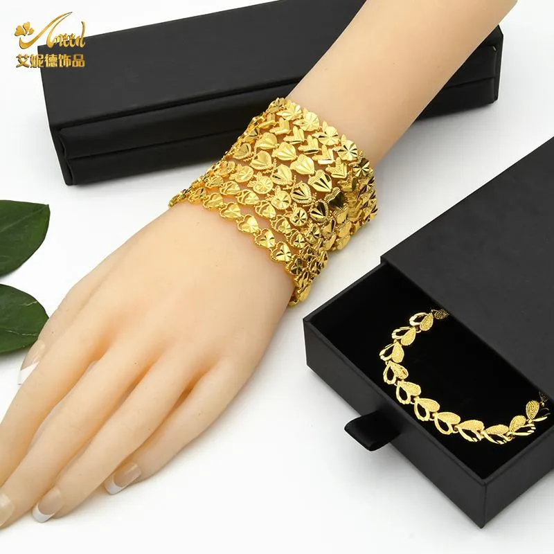 Wave Chain Bracelet in Gold – Lady Grey