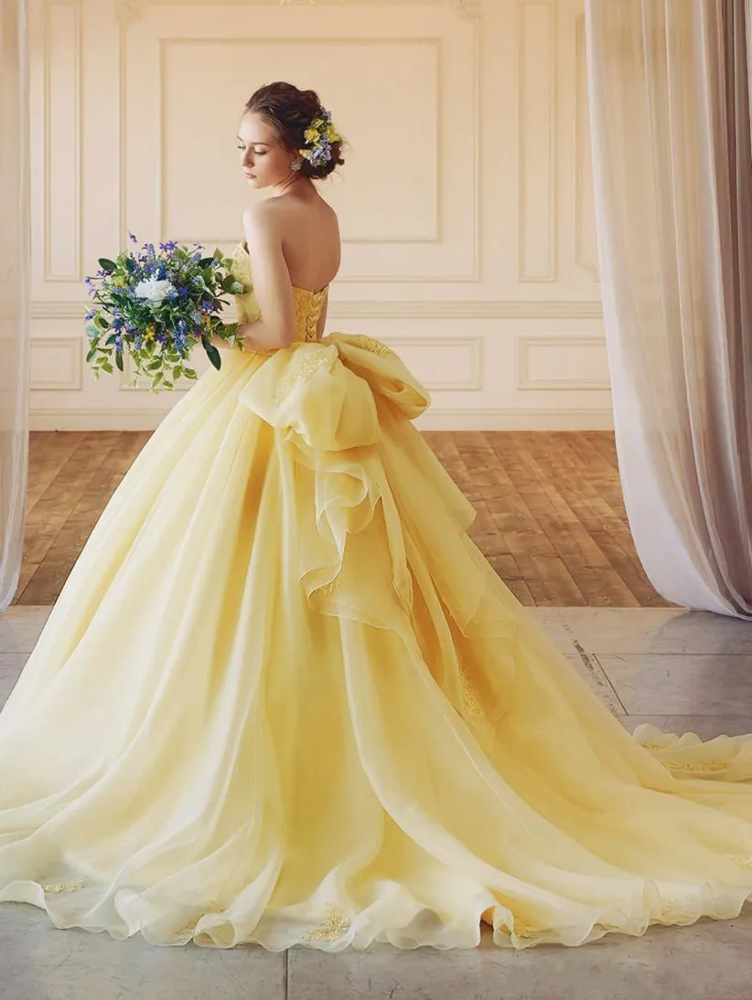 2021 Elegant Gorgeous Yellow Sweetheart Ball Gown Quinceanera Dresses Lace Applique Evening Prom Gowns Big Bow Knot Formal Sweet 15 Party Dress robes de bal