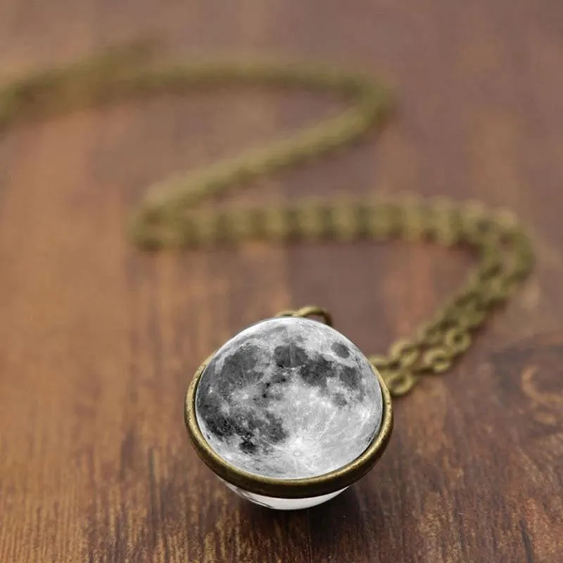 Full moon pendant deals