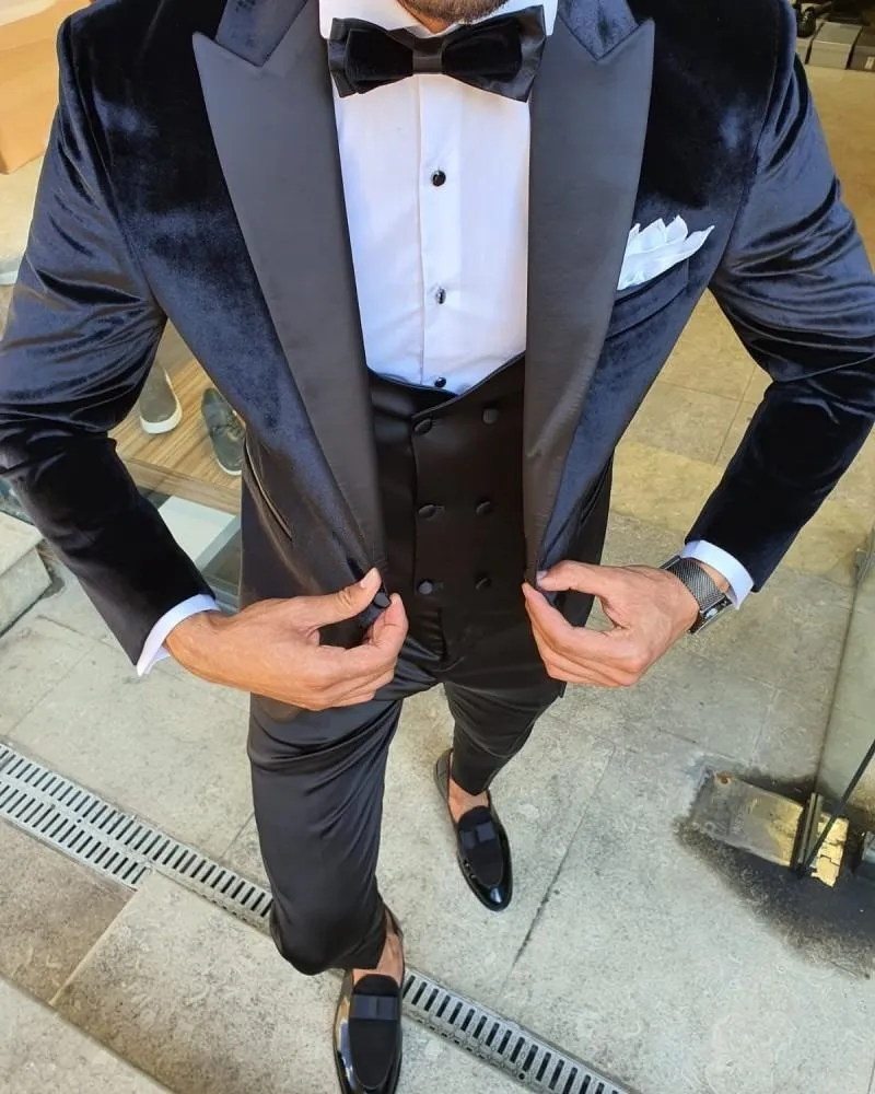 Classic One Button Handsome Groomsmen Peak Lapel Groom Tuxedos Män Passar Bröllop / Prom Man Blazer (Jacka + Byxor + Vest + Slips) W883
