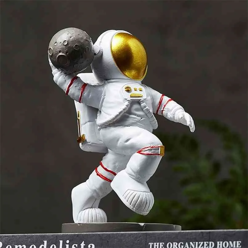 Résine nordique Creative Astronaut Sculpture Figurine Magasin Craft Bureau Décoration Accessoires Moderne Anniversaire Cadeau Dessin animé 210924