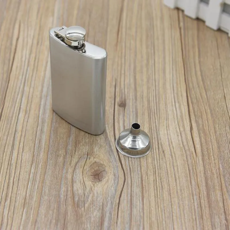 Hip Flasks Delicate Stainless Steel Vodka Bottle Portable 4oz Mini