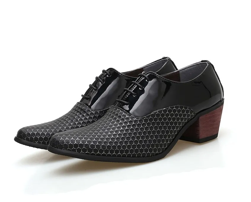 Scarpe di lusso da uomo in pelle formale Moda Zapato Social Abito da sposa maschile Mocassino Oxford Weave Printing Lace-up Daily Brogue Shoe