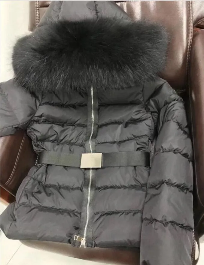 Piumino da donna 100% grande vera pelliccia di volpe con cappuccio spesso caldo doppia cerniera sottile con giacca da cintura parka impermeabile tutto nero