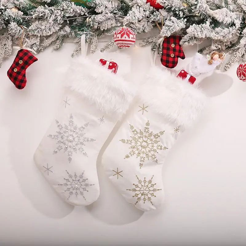 크리스마스 장식 양말 장식 스타킹 화이트 플러시 눈송이 진주 캔디 선물 가방 나무 벽난로 장식