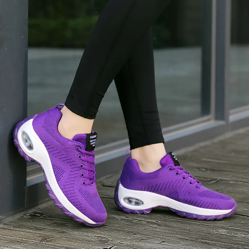 En gros 2021 Top Qualité Pour Hommes Femmes Sport Chaussures De Course Tricot Maille Respirant Cour Violet Rouge En Plein Air Baskets TAILLE 35-42 WY28-T1810