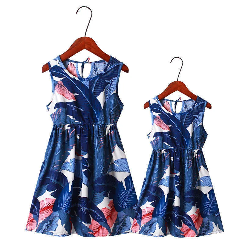 Zomer familie bijpassende pyjama voor mama dochter bloem print jurk tropische vakantiekleding 210529