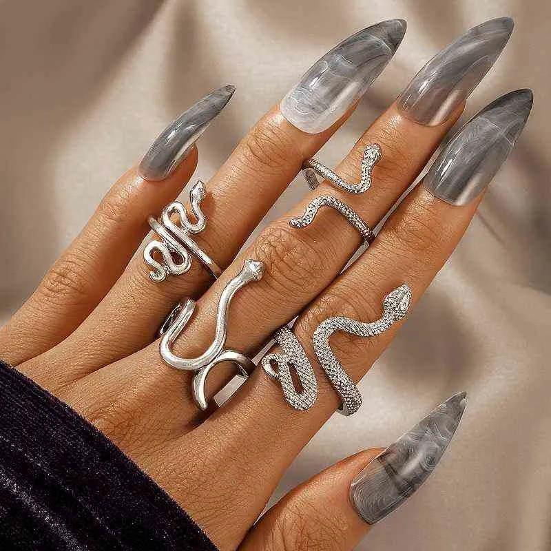 4 pçs / set personalidade vintage anéis de dedo animal conjunto exagerado metal cobra anel jóias para mulheres meninas festa acessórios novo g1125