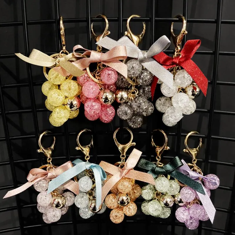 Keychains Fashion Small Fresh Crystal Grape Bunch Key Chain Cloth Bow Car Keyring Arrival Creativity Gift Pendant Accessories