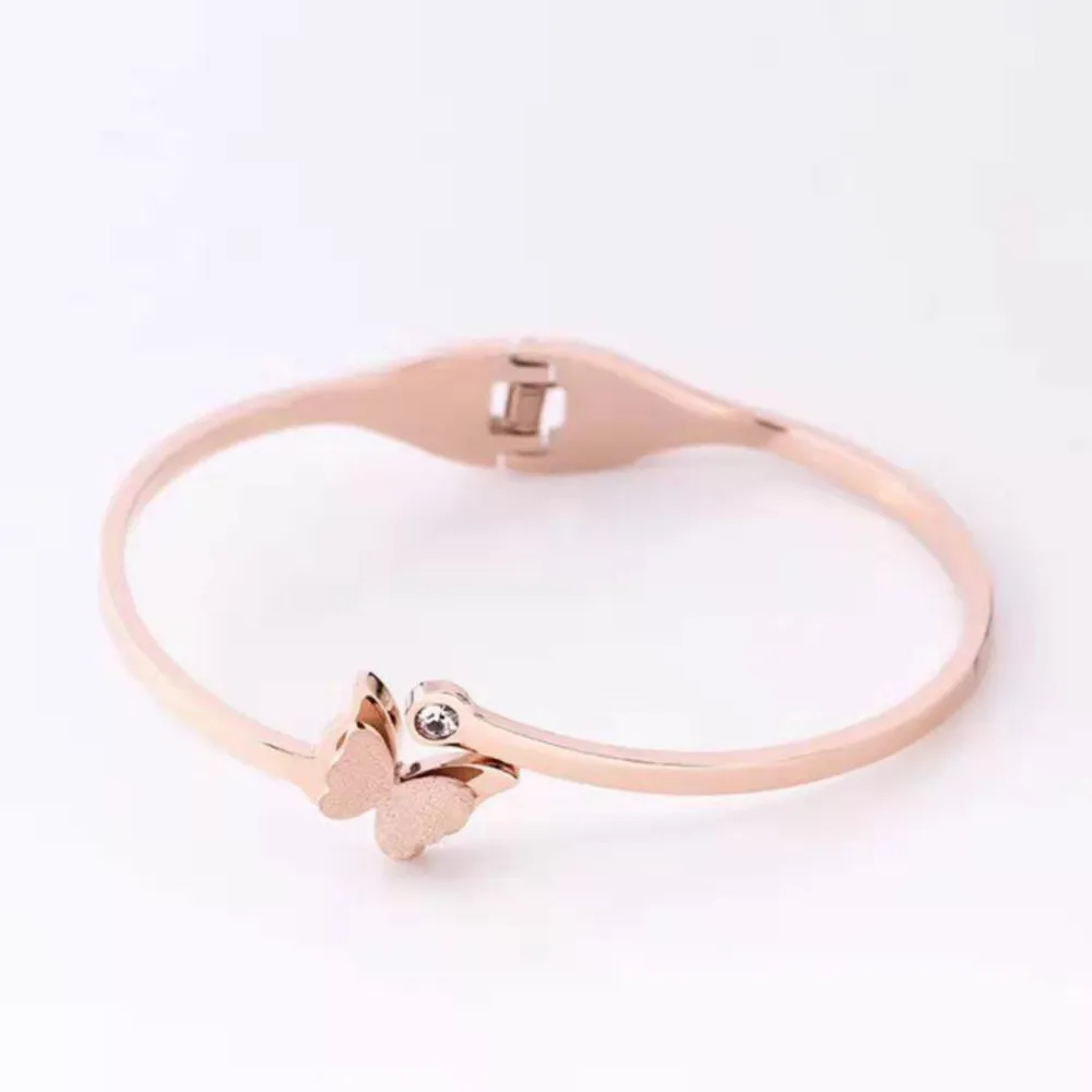 Exquis BLANC CZ TURQUE université Fille BIJOUX 9 k Rose Solide Fin G/F Or PAPILLON Bracelet