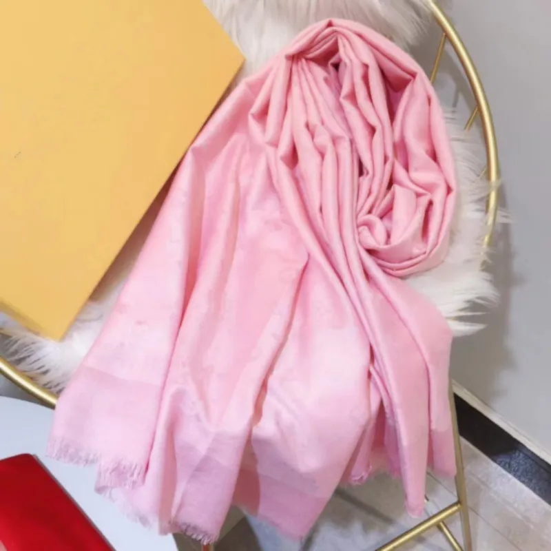 Целый последний стиль высококачественный атмосферный классический шарф шарф буквы Цветочный дизайн шелк и хлопковые женщины Silky Commory Shawl265c