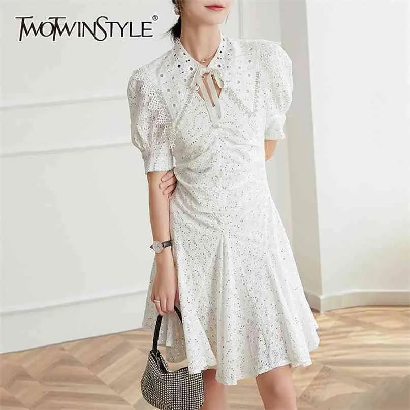 White Elegant Patchwork Lace Dress For Women V Neck Puff Short Sleeve High Waist Hollow Out Midi Dresses Female 210520