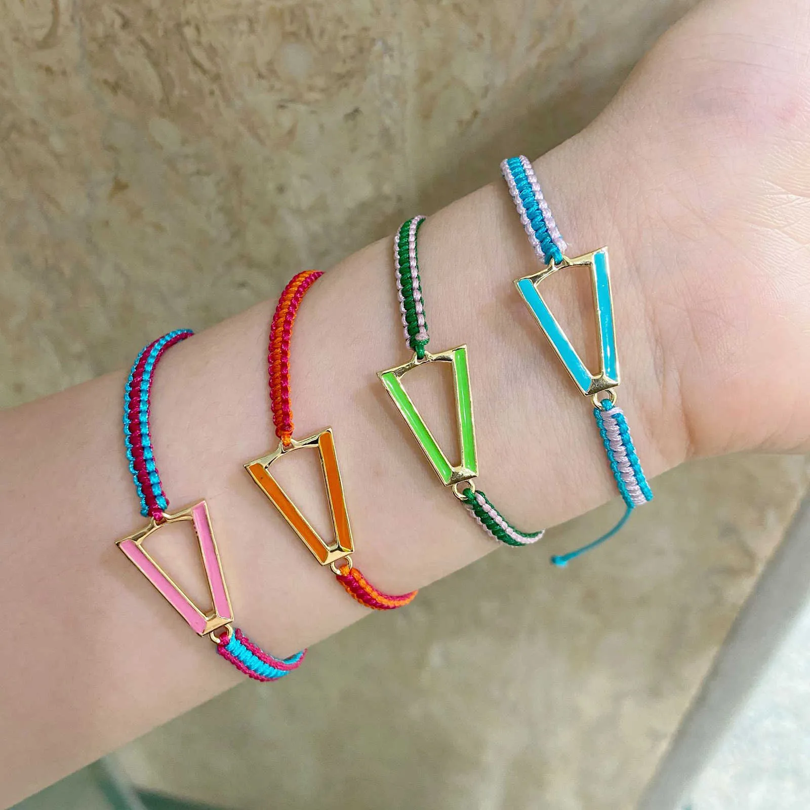 V-vormige driehoek vrouwen gevlochten armband verstelbare tweekleurige handgemaakte riem lucky armband touw stiksels nationale stijl G1026