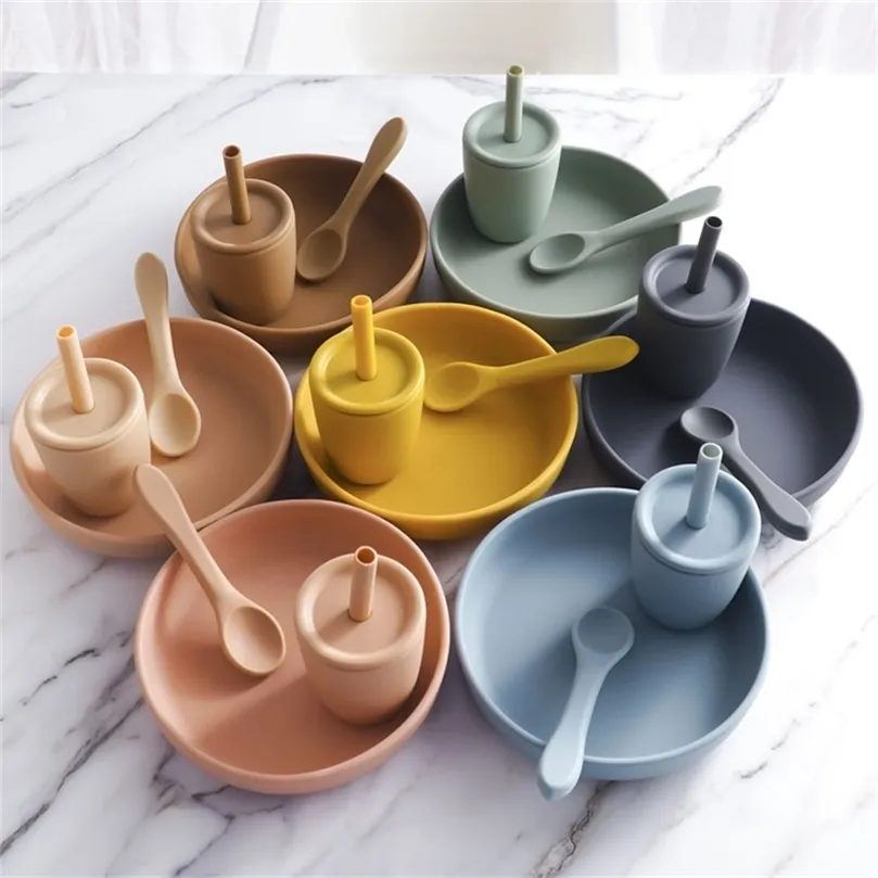 Food Grade Silicone Dining Appliance Voeden Soild Platen Sucker gerechten Sippy Cup Waterfles Lepels Kindertafel Servies 211026