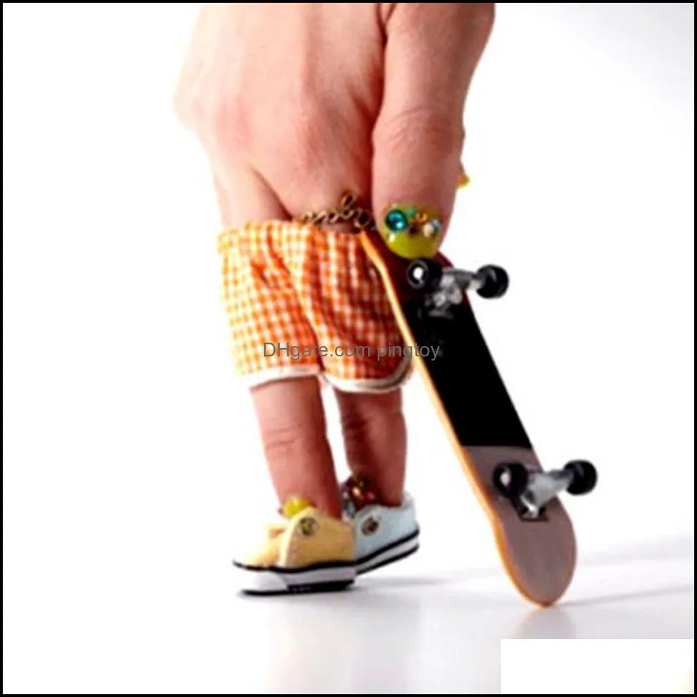 Kids Playing Finger Board Toy Brain Development New Finger Skateboard Deck Mini Board Boys Games Toy Drop Shipping