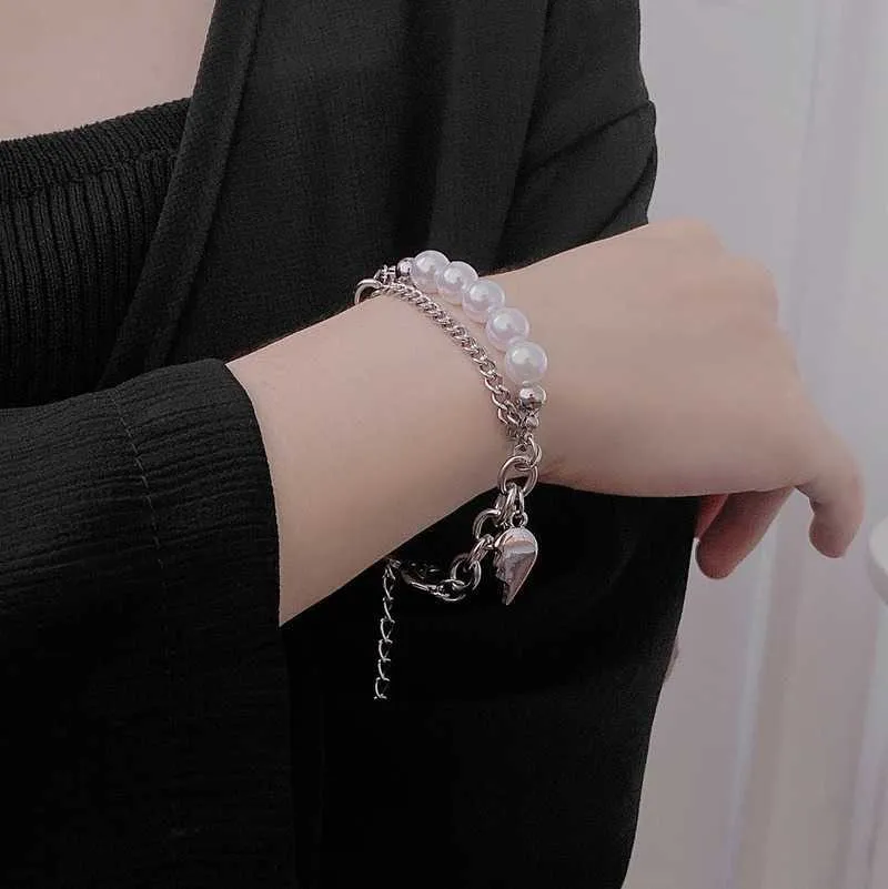 Konstgjorda Pearl Armband Kvinnor Skiktat hjärta Bangles Kvinna Högkvalitativ Armband Fashion Party Kpop Silver Färg Bransoletka G1026