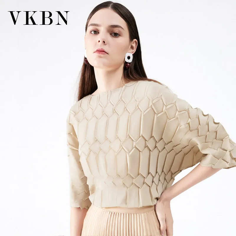 VKBN Spring and Summer s Large Size Short Sleeve Shirt Women Round Neck Loose T-shirt Women Fashionable Folds Korean Clothes 210507