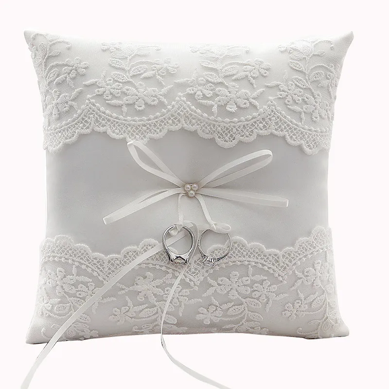 Rustykalny styl koronki na okaziciela pierścieniowe poduszki ślubne ceremonia perły ciasto poduszka kwiat panny młodej bilk rabat