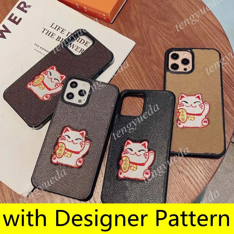 Capas de telefone de designer de moda para iphone 15 15pro 14 14pro 13 13pro 12 11 pro max XS XR 8plus Top Quality Bordado Pit Cat Couro TPU Capa de celular de luxo