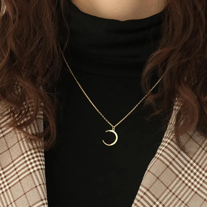 Chokers Classic Design Temperament Metal Moon Pendant Necklace For Woman Girls Female Top Quality Party Daily Jewelry CN055