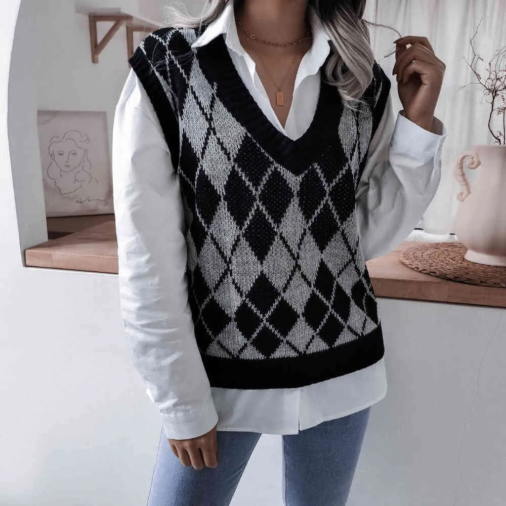 Fashion Diamond Shaped V Neck Casual Loose Knit Vest Sweater  display picture 1
