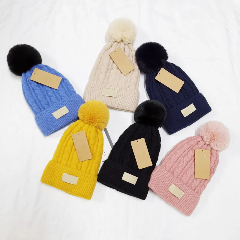 Marca de moda Beanie Doble engrosamiento bola sombrero hombres mujeres invierno y otoño caliente con logo de alta calidad transpirable soplado sombrero de cucharón elástico Caps de punto U008254