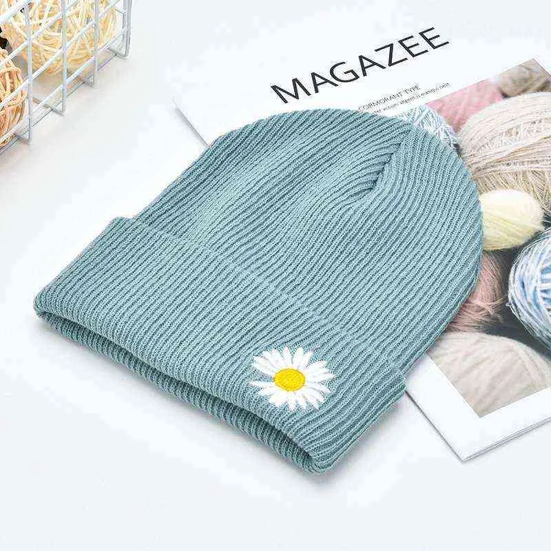 2020 Fashion Plain Short Knitted Winter Unisex Hats for Women Little daisy Mens Beanie black Yellow blue Green Purple Hot Pink Y21111