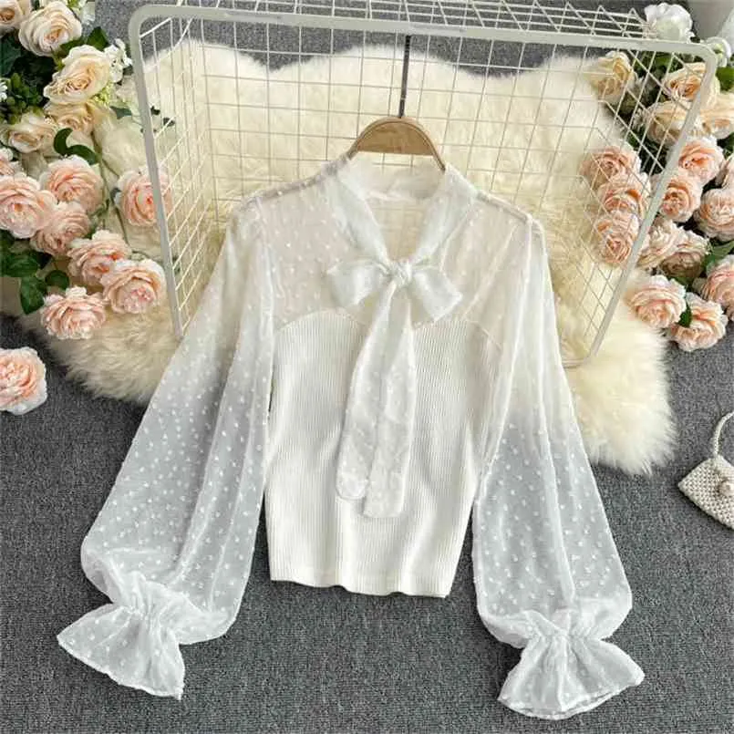 Koreansk mode flicka fe topp vit svart båge knuten krage lång puff ärm hollow out chiffon patchwork casual kvinnor blouses 210603