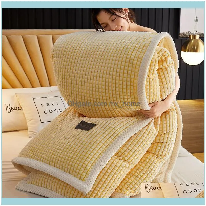 Blankets Skin-friendly Coral Velvet Sofa Bed Blanket Multipurpose Home Office Travel Nap Soft Warm Four Seasons Cover