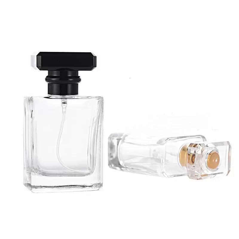 Högkvalitativ kristall Tom Spray Parfymflaskor Stor kapacitet Clear Travel Glasflaska 50ml för kosmetika utgör fabriksprisexpert