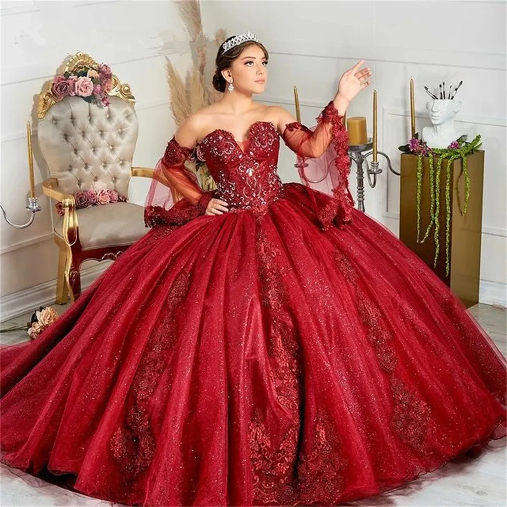 Mörkröda paljetter Puffy Ball Gown Quinceanera Dresses Pärlade av axel tyll paljett Sweet 15 16 klänning xv fest slitage