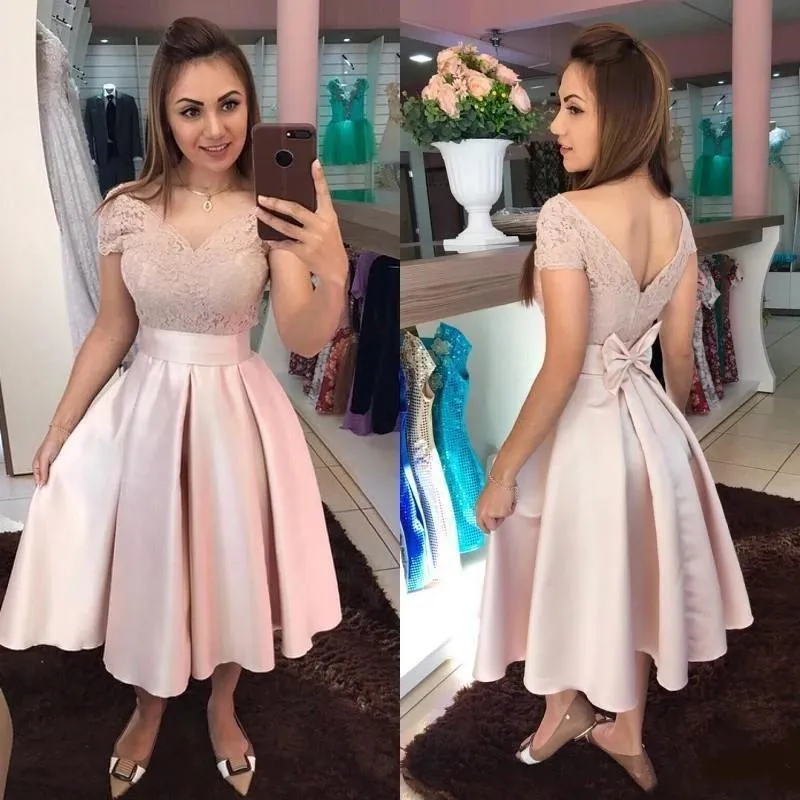 Robes de soirée Dusty Pink Homecoming Dress 2021 A-Line Cap Sleeve Lace Appliques Backless Satin Elegant Prom Gown With Bow Tea-Length