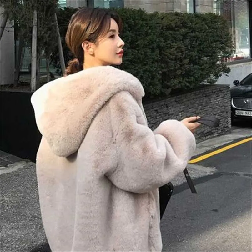 Style décontracté à capuche vêtements d'extérieur chauds hiver femmes fausse fourrure épaisse ours en peluche manteau mode femme pardessus 211019