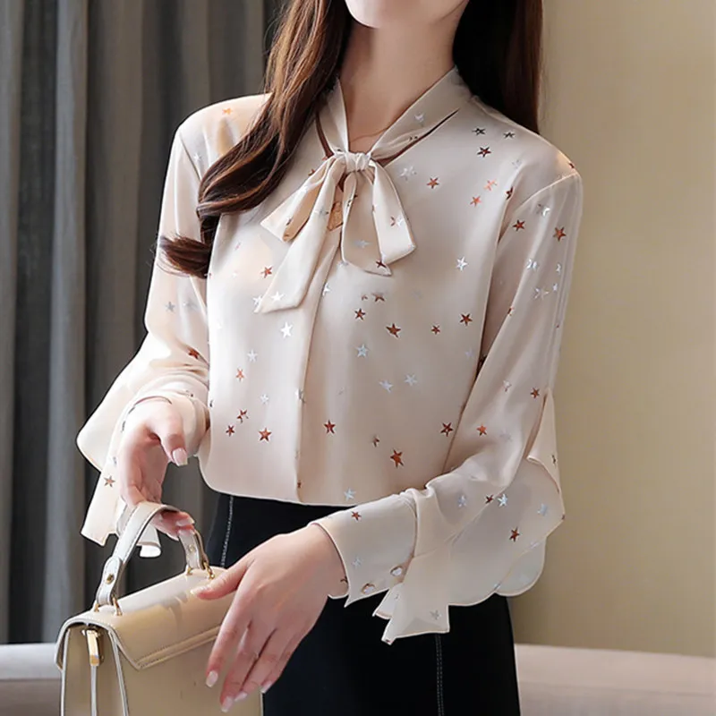 Koreanska kvinnor blusarskjorta Kvinna Chiffon Ruffles T-shirts Toppar Bow Slips Ladies Print T Shirts Top Plus Size 210427