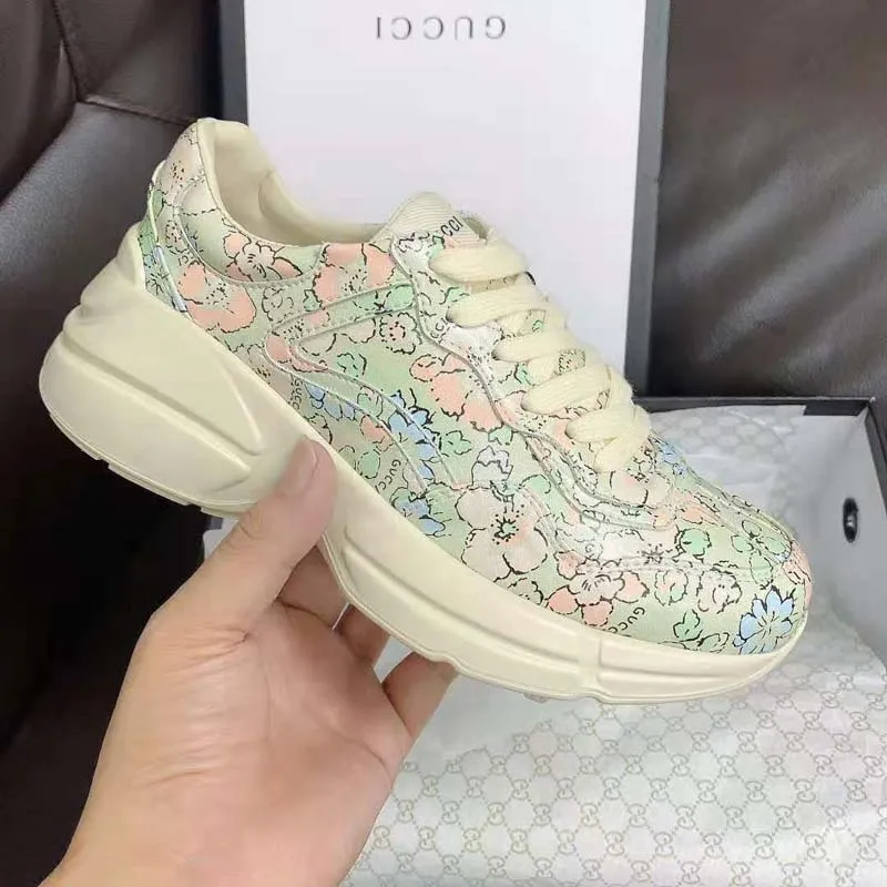 Goedkope online merksneakers dames