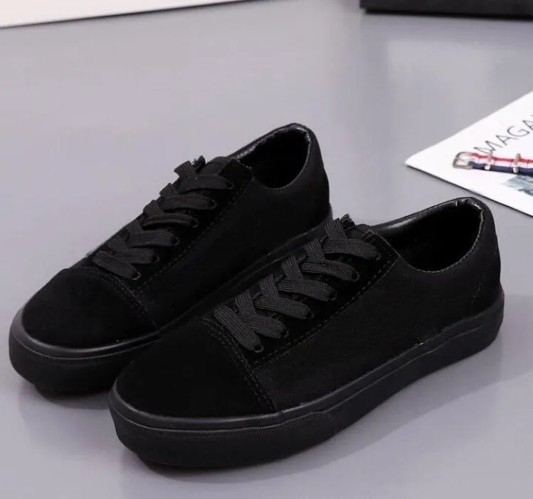 2021 Toppkvalitetsklassiker Old Skool Canvas Mysiga Sneakers Män Kvinnor Wild Casual Skor Fashion Classic Svart Vit Skateboard Sko