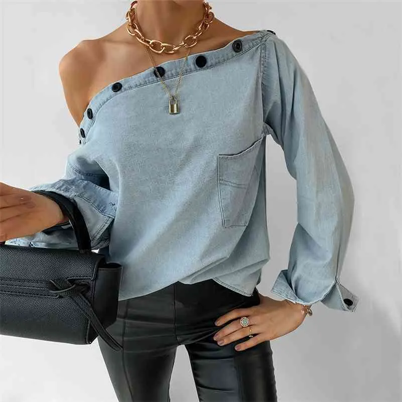 Vrouwen sexy off shoulder lange mouw denim blouses lente nieuwe losse zak knop vrouwelijke casual blauwe straatkleding denim tops 210416