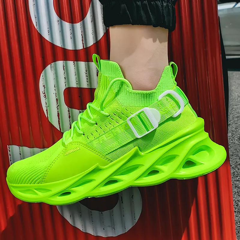 Partihandel 2021 Ankomst Sportskor för män Kvinnor Triple Green Alla Orange Bekväma andningsbara utomhus Sneakers Storlek 39-46 Y-9016