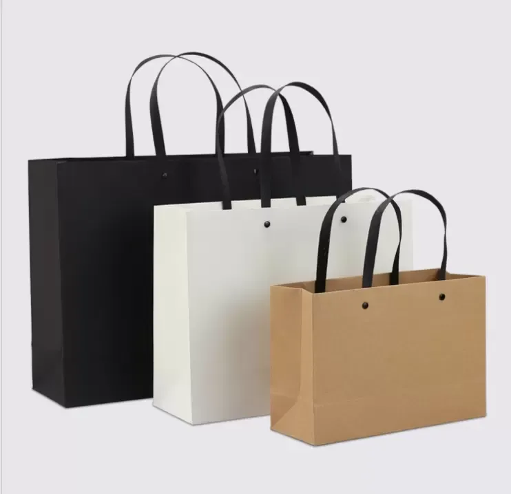 Kraft Paper Black White Shopping Gift Wrap Business Wedding Packaging Torba może być dostosowane logo 22x17 25x32 30x42cm