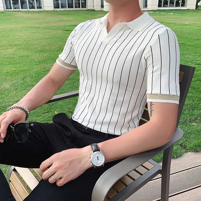 Sommer Casual Kurzarm gestricktes Poloshirt Leicht gekochte Windstreifen POLO British Slim Revers Business Office Shirt 210527