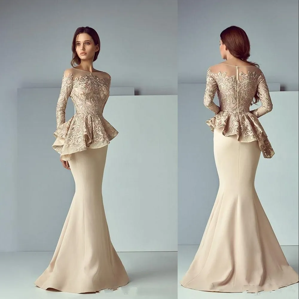 2021 Champagne Mãe da Noiva Vestidos Jewel Neck Sereia Ilusão Mangas Compridas Lace Apliques Peplum Wedding Guest Vestidos Plus296e