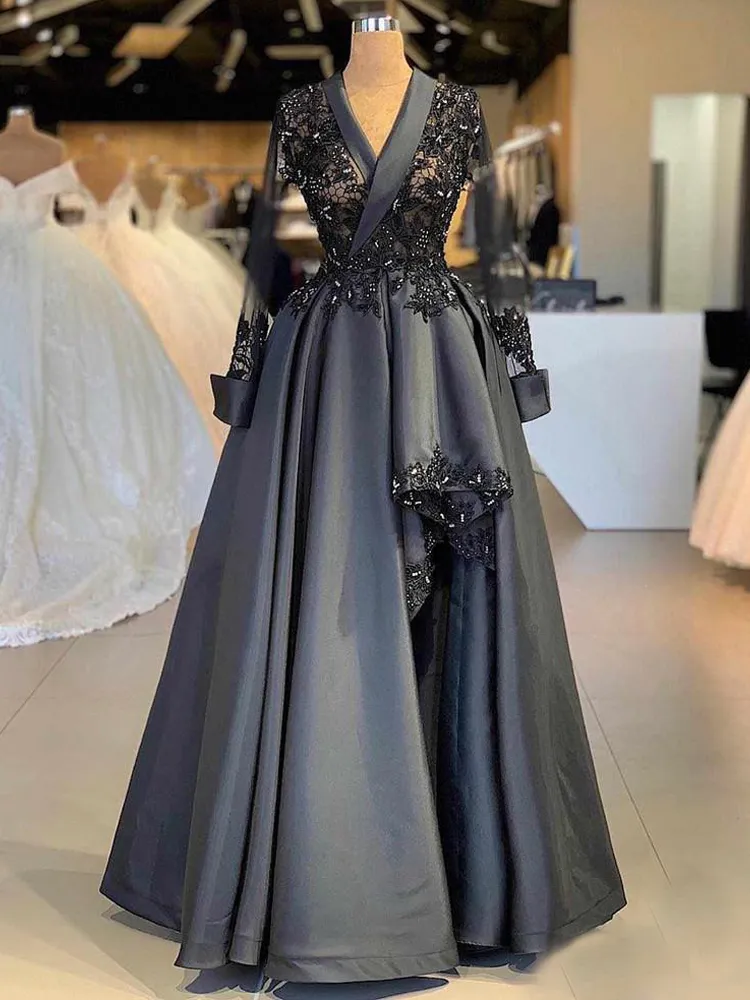 Chic Dark Gray And Black Lace Formal Evening Dresses Vintage A Line Long Sleeves V-neck Satin Special Occasion Gowns Arabic Dubai Plus Size Prom Party Pageant Dress