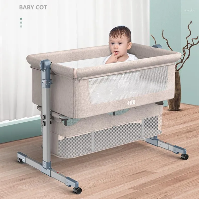 Baby Cribs Spjälsängar Sängbord Avtagbar Folding Portable Bionic Cradle Född BB Med Roller Myggnät